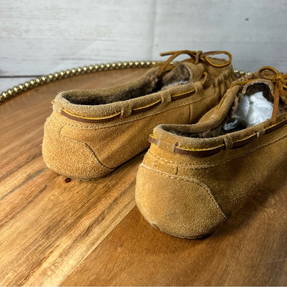 Minnetonka Moccasin 40263 Tan Slipper/Shoe Sz 8 - Picture 6 of 12